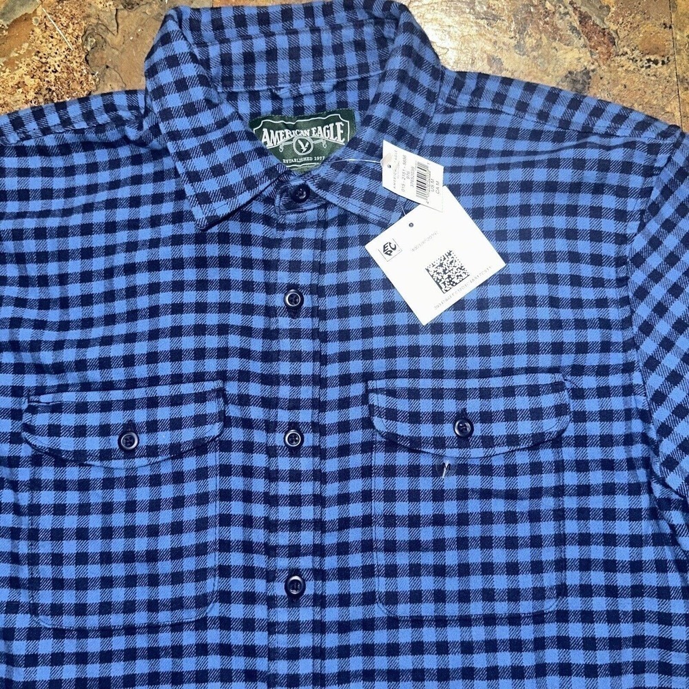 American Eagle Outfitters Men’s Button Up Flannel Size Medium Blue Plaid NWT